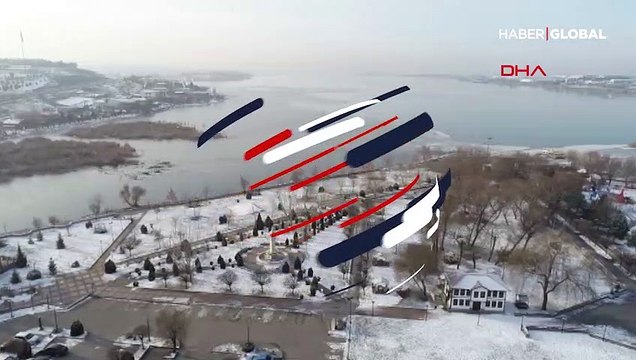 Ankara'da Mogan Gölü kısmen buz tuttu