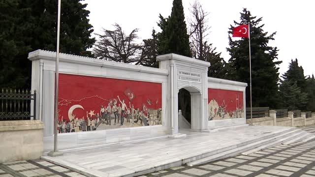 Haydar Aliyev Azerbaycan Okulu öğrencileri Kanlı Ocak kurbanlarını andı