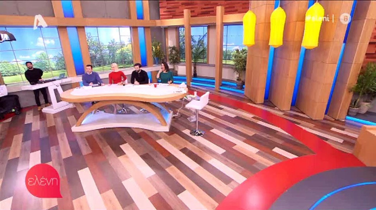 Ελένη Μενεγάκη: Την βλέπετε με πουλόβερ; Αν δεί...