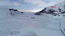 Van 105 milyon metreküp su kapasitesine sahip zeynek baraj gölü dondu
