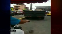 Ciudadanos impiden que las autoridades de tránsito detengan a un conductor ebrio en Quevedo