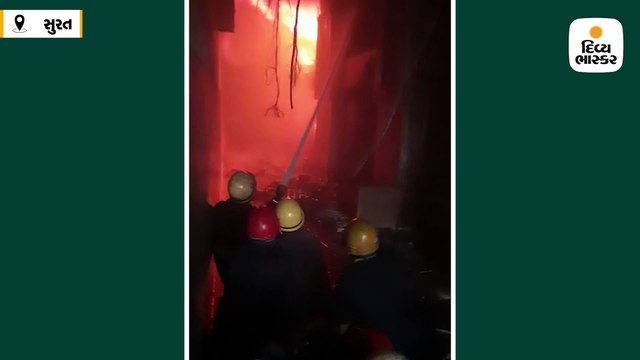 આગની ભયાનકતા સામે તંત્ર લાચાર, 11મો માળ બળીને સંપૂર્ણ ખાખ, જીવના જોખમે આગને કાબૂમાં લેવા પ્રયત્નો ચાલુ