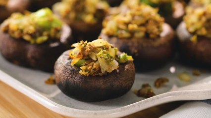 How to Make Greek-Style Stuffed Mushrooms