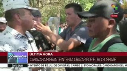Migrantes son reprimidos por policías en su intento de cruzar a México
