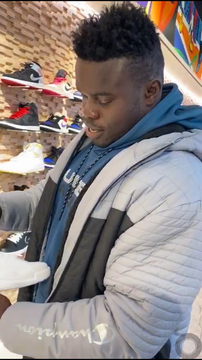 Reug Reug la nouvelle star de la lutte Sénégalaise en mode Shopping aux États Unis