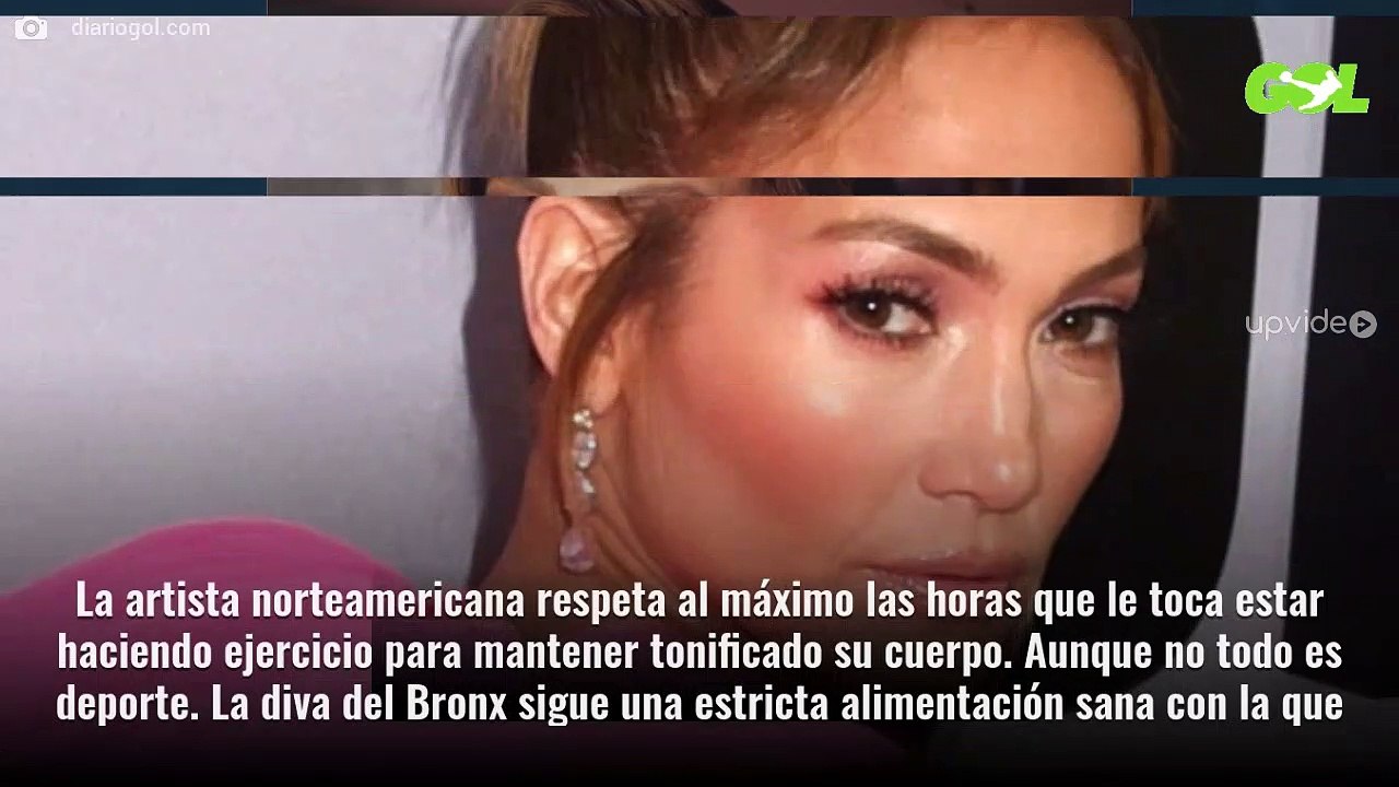 Jennifer López se pasea con este bañador ¡que no tapa nada! por la piscina de su casa