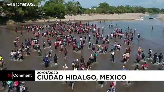 Összecsapás mexikói rendőrök és illegális határátlépők között.