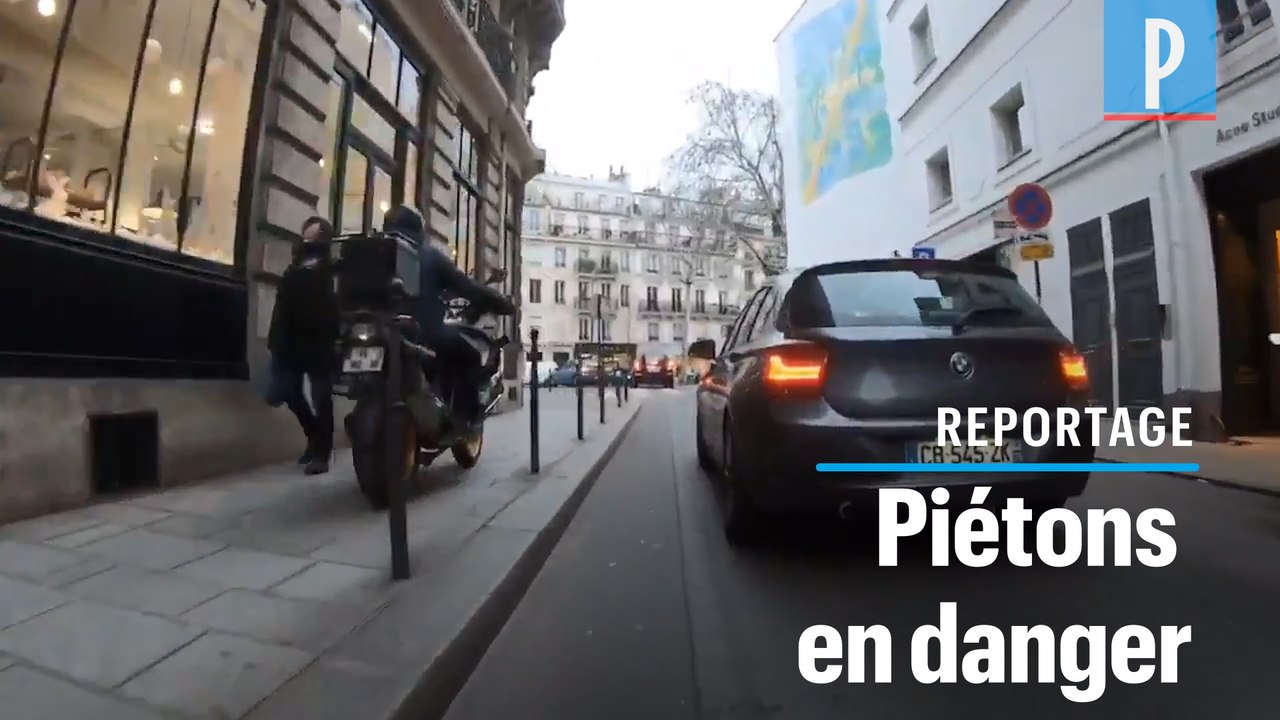 Paris : dur d'être un piéton, entre scooters, travaux, et priorités non respectées