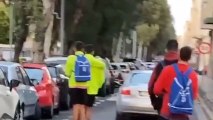 Varios canteranos del Melilla destrozando retrovisores