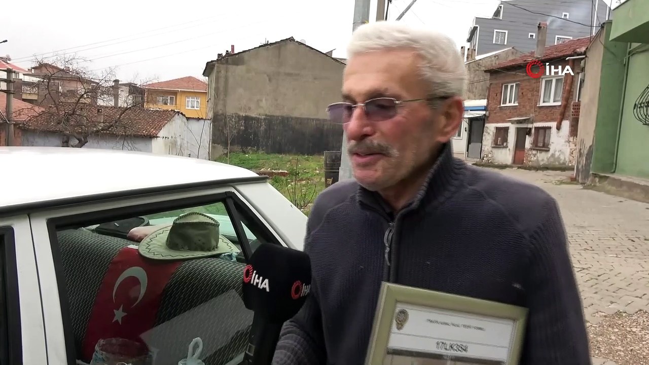 46 Yıllık Sürücü İlk Trafik Cezasını Yetdi, Makbuzu Çerçeveletti