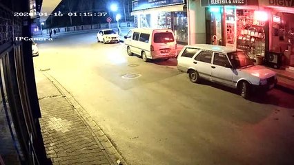 Afganistan uyruklu bir kişiyi darp edip otomobille kaçıran 3 kişi tutuklandı