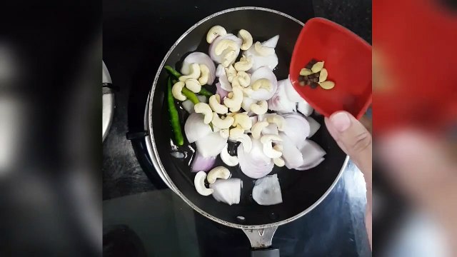 White chicken korma-Shadiyon wala korma-Shahi white chicken korma-safed Murgh-Chicken in white gravy