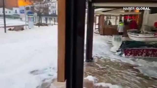 Fırtına ile yoğun kar yağışı birleşti, İspanya alarma geçti!