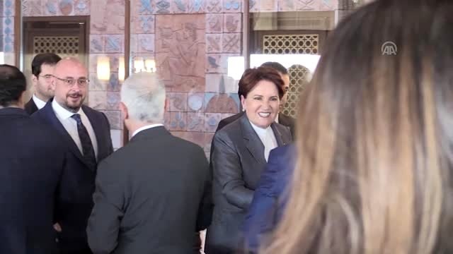 İYİ Parti Genel Başkanı Akşener, basın kuruluşları temsilcileriyle bir araya geldi
