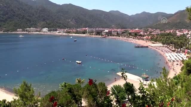 Marmaris'teki Kenan Evren Bulvarı'nın ismi Bülent Ecevit Bulvarı oldu