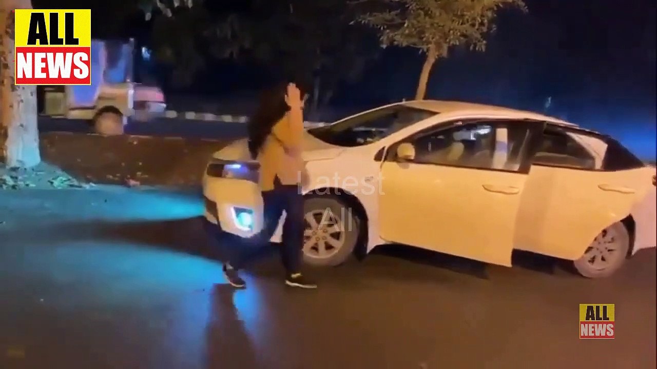 Girl Dance Video At Night on Road | Islamic Republic of Pakistan | TikTok | Top Tik Tok Video