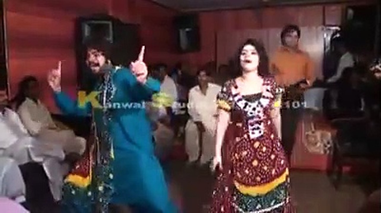 Asan yaar manwana h bhavian sar di bazi lag jave sakon yaar manwana h