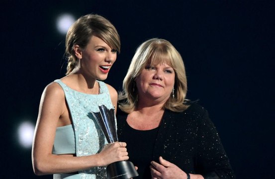 Taylor Swift: sa mère est atteinte d'une tumeur au cerveau