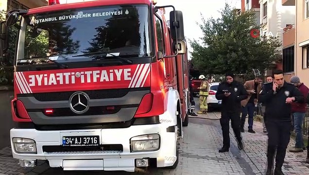 Büyükçekmece'de 4 katlı binanın ikinci katında bulunan dairede henüz belirlenemeyen bir nedenle patlama meydana geldi. Olayda 1 kişi yaralandı