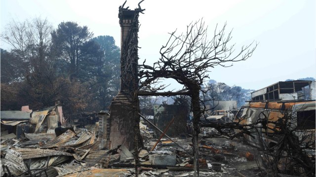 Australia Evacuates Parts Of Canberra As New Fires Erupt