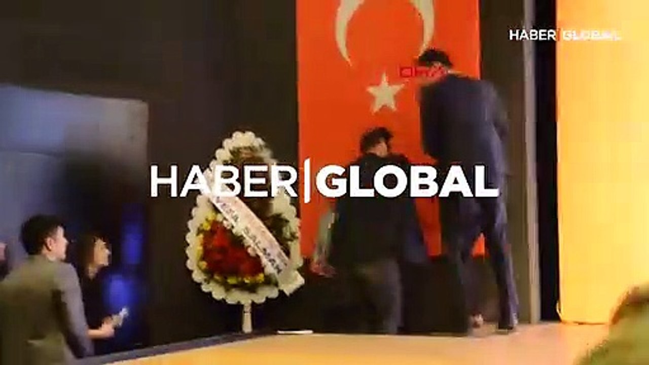 Göç İdaresi İletişim Dairesi Başkanı Dr. Kadıoğlu, kürsüde kalp krizi geçirdi