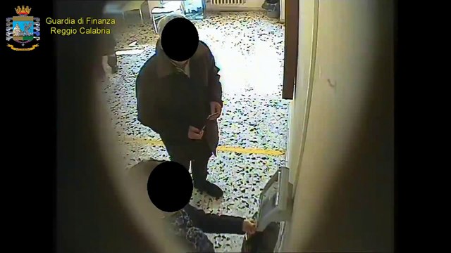 Taurianova (RC) - A fare spese o a giocare invece di lavorare, indagati 13 dipendenti Asp (22.01.20)