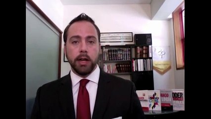 Alvaro Gordoa - Codigos de autoridad al vestir