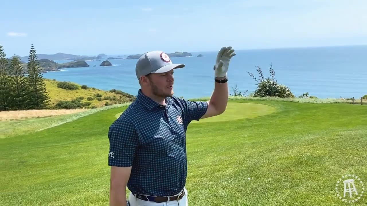 Riggs vs Kauri Cliffs, 7th Hole (New Zealand)