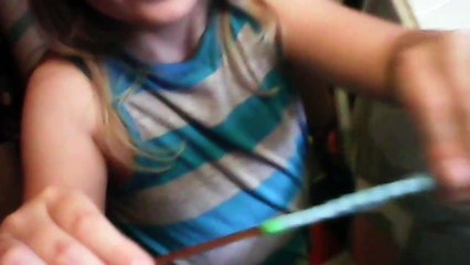 Madd Minute Craft jewlery with Kid Madd