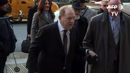 Promotoria apresenta Weinstein como predador sexual