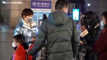 Coronavirus : la Chine tente de mettre en quarantaine Wuhan et ses 11 millions d'habitants