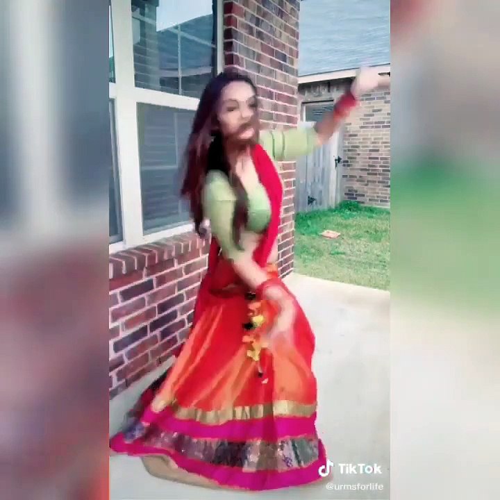 Sexy Dance Of Indian Girls | ஒவ்வொறுத்தி இடுப்பும் அடுப்பு மாதிரி இருக்கு Tiktok Version
