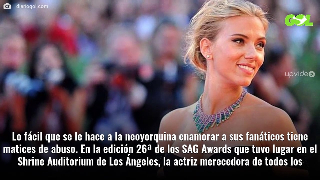¡Con todo al aire! A Scarlett Johansson se le ve ¡lo que hay debajo!