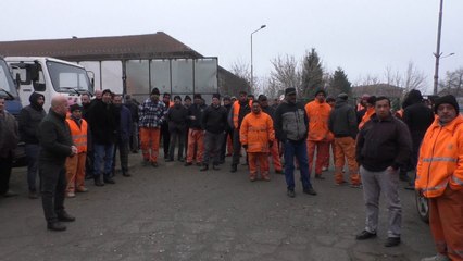 Punëtorët e "Çabratit| nisin grevë, duan mosshkarkimin e drejtorit-Lajme