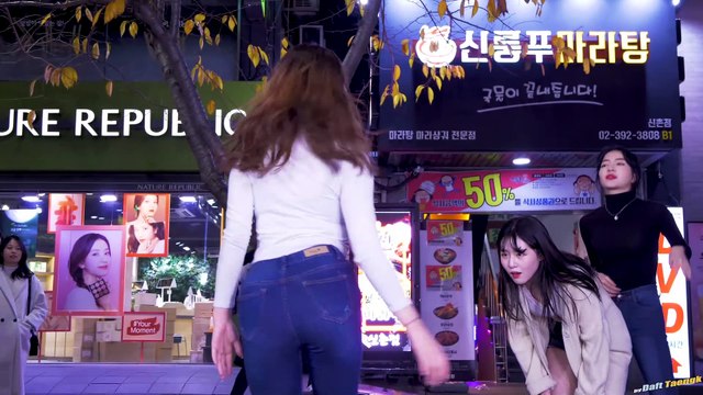 191130 지은 정인 서영 클락 Clock '달리 Dally(효린)' 4K 60P 직캠 @신촌 버스킹 by DaftTaengk ( 1440 X 1440 )