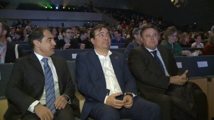 Vara asiste a la inauguración del Congreso de Aprendizaje en Mérida