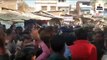 किशोरी के अपहरण का आरोप लगाकर हिंदूवादी संगठनों ने किया प्रदर्शन, बाजार बंद कराने से रोका तो पुलिस से हुई तीखी झड़प