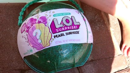 Diversão na Piscina com LOL Pérolas  Surpresa
