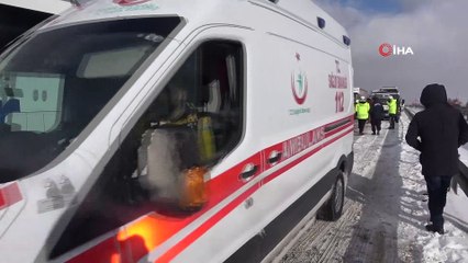 Kar yağışı nedeniyle yaşanan kazalar D-100 karayolunu kapattı