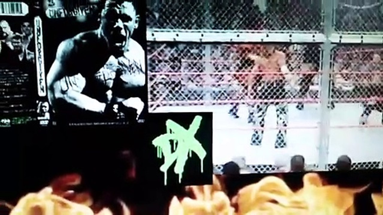 Vince McMahon mete la cabeza en el trasero del Big Show