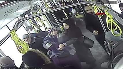 Çorum halk otobüsünde sürücü ve yolcu kavgası kamerada