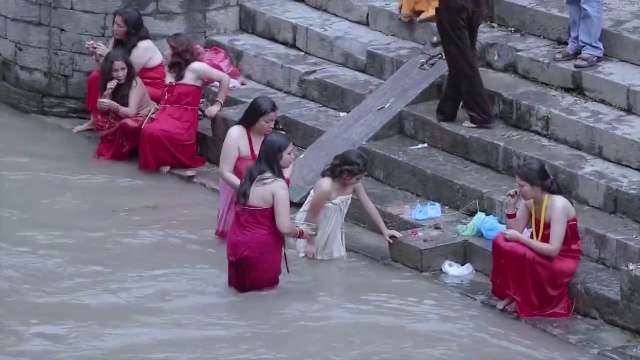 #Open Bath women culture of Nepal // #women open bath bagmati river 2020 nepal// Nepali women open bath sali nadi 2020// devghat snan Nepali women sali river // Nepali open bath 2020//sali nadi devghat bath// Bagmati nadi snan open