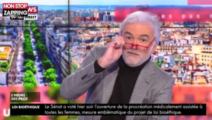 Emmanuel Macron : Pascal Praud se moque de son accent anglais (Vidéo)