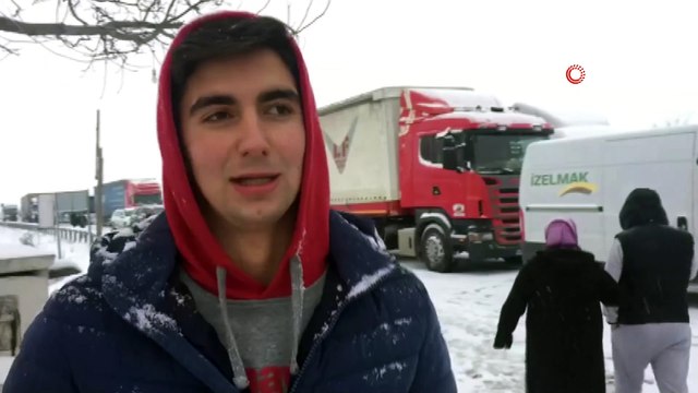 Yoğun kar yağışı sonrası Karabük - Gerede karayolu trafiğe kapandı, kilometrelerce uzun kuyruk oluştu