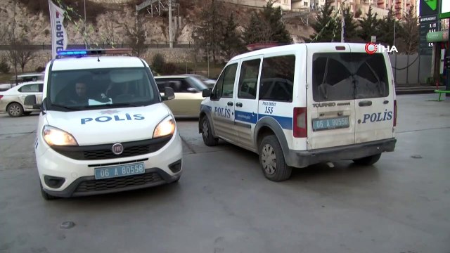 Akaryakıt istasyonunda gaz alan araç patladı, sürücü yaralandı