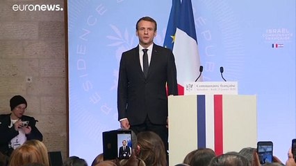 ماكرون يحذّر من استخدام المحرقة لـ"تبرير" الكراهية