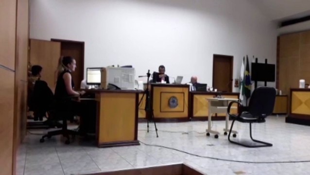 Acusado de matar mulher a tiros é julgado