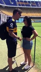Brasileño con camiseta de Boca le propuso casamiento a su novia en La Bombonera