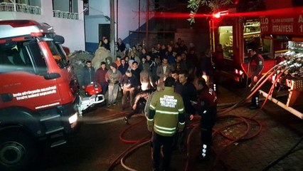 Nazilli'de çıkan yangında 8 ev küle döndü