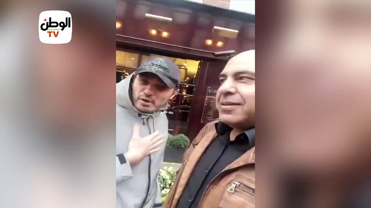 مواطن مصري يلقن المقاول الهارب محمد علي درساً في هولندا